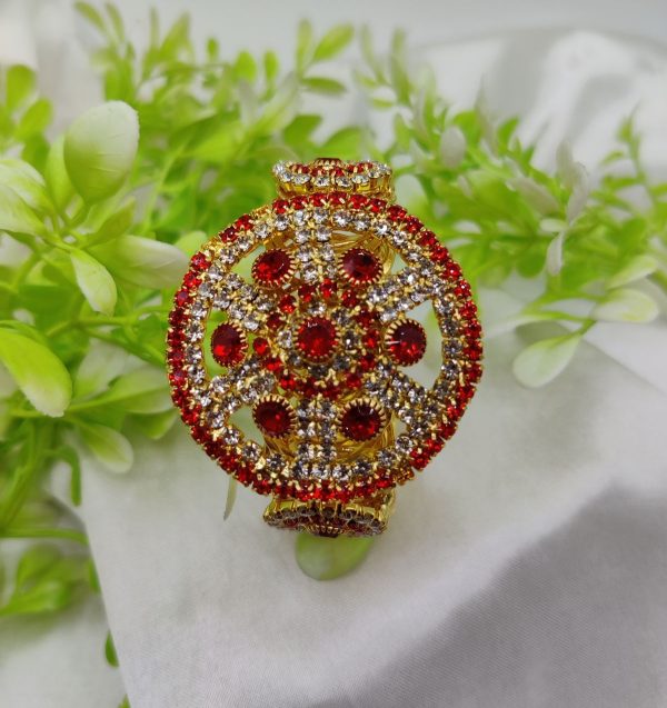 Imported Crystal Golden Wheel Bracelet Random Color