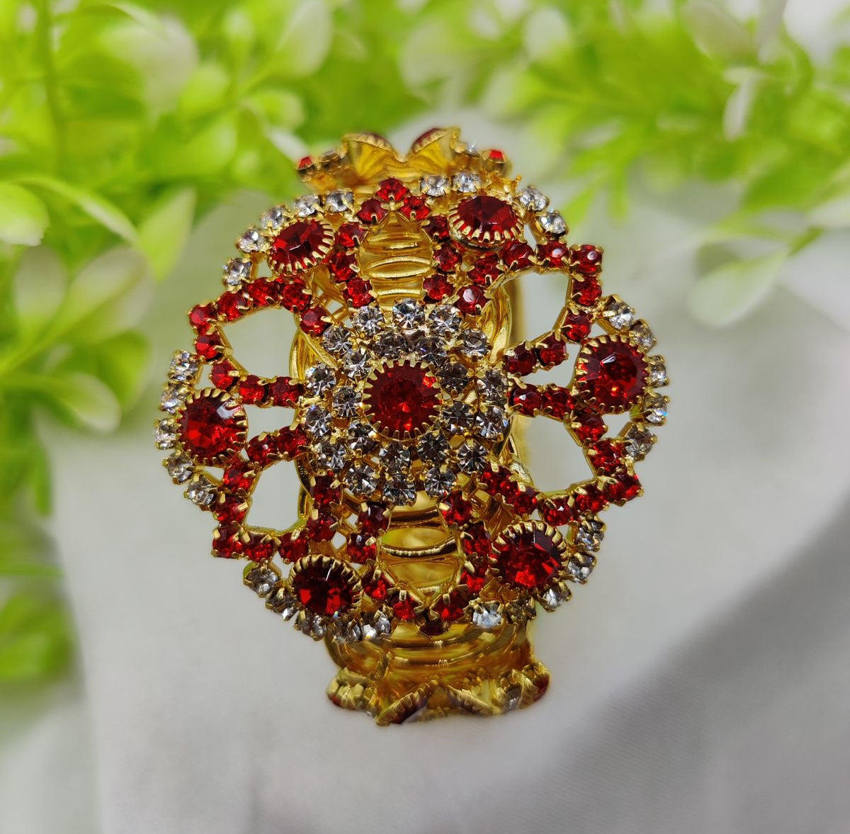 Imported Golden Crystal Bracelet Random Color