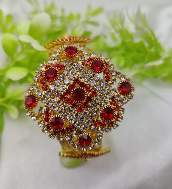 Imported Elegant Crystal Adjustable Bracelet Random Color