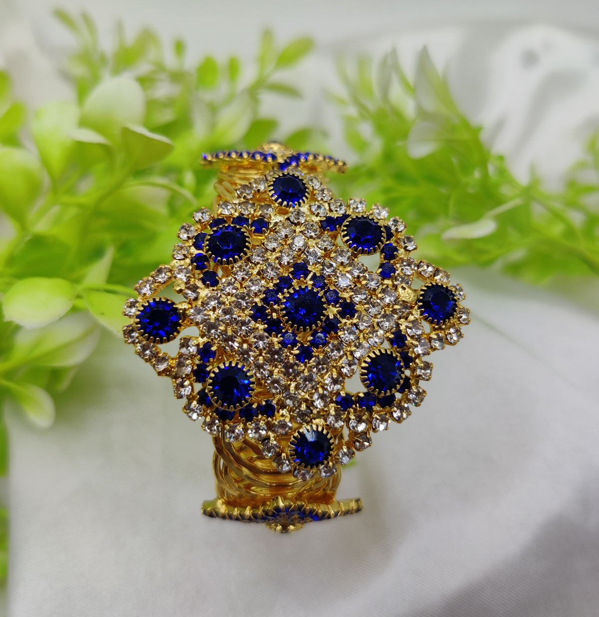 Imported Elegant Crystal Adjustable Bracelet Random Color