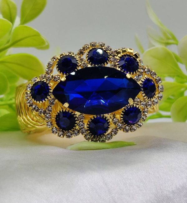 Imported Oval Crystal Adjustable Bracelet Random Color
