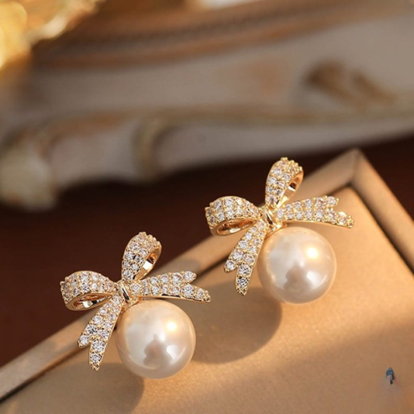 Sparkle Diamond Pearl Earrings
