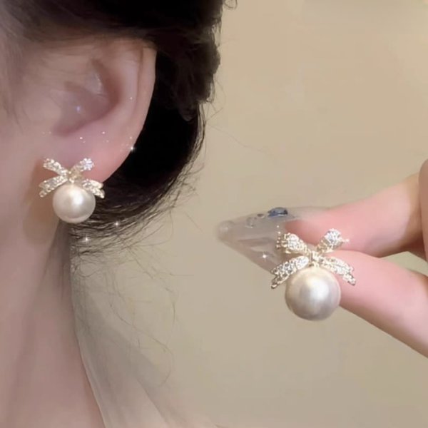 Sparkle Diamond Pearl Earrings