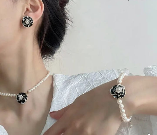 Elegant Flower Design Pearl Stone Set